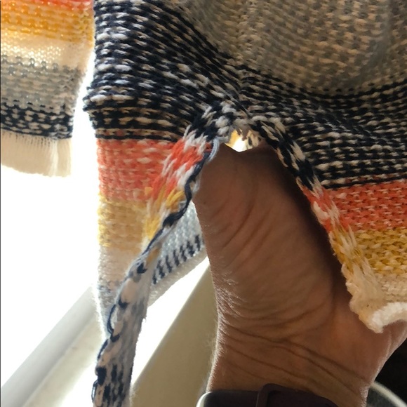 Hem & Thread sweater - Picture 3 of 3